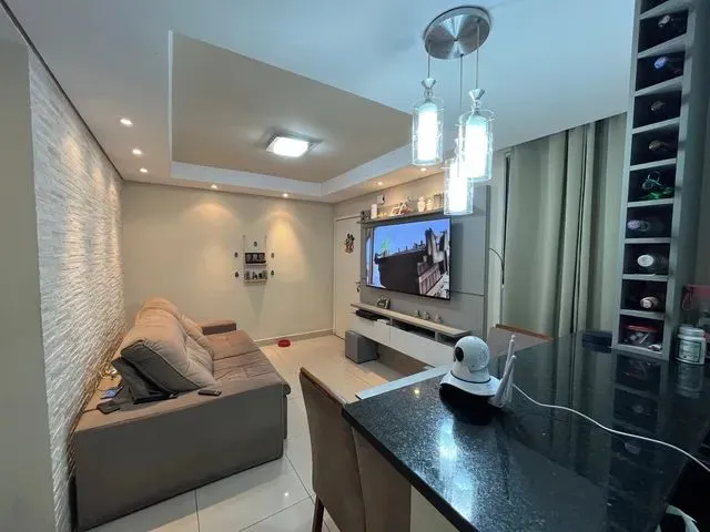 Imagem: O apartamento possui 2 Dormitórios, 1 Banheiro, 1 Vaga na