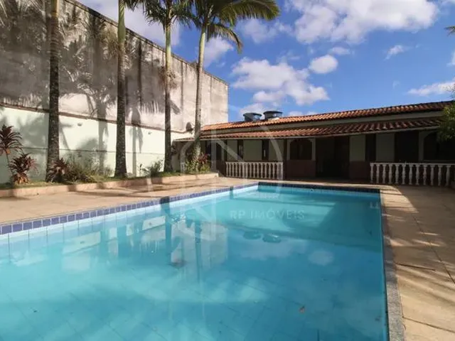 Imagem: Bairro Aeroporto - Casa com Piscina e Área