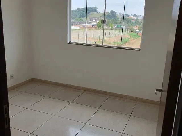 Imagem 5: Aluga-Se Apartamento de 2 Quartos no Guanabara
