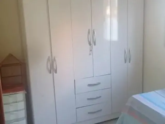 Imagem: Aluga-Se Um Quarto
