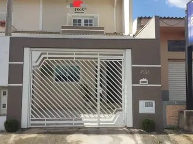 Imagem: A casa possui 3 Dormitórios, 1 Suíte, 2 Banheiros, 2
