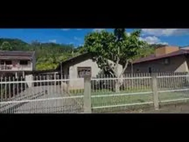 Imagem: Casa de Material Toda Murada