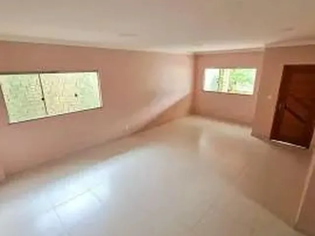 Imagem: A casa possui 2 Dormitórios, 2 Banheiros, 1 Vaga na