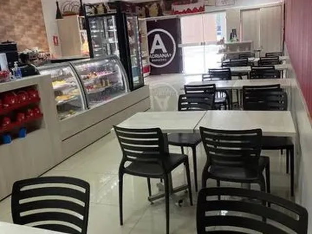 Imagem: Vendo Cafeteria/Confeitaria no Centro de