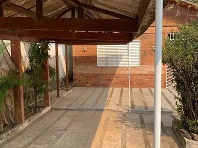 Imagem 6: Casa de Ótima Localização e Amplo Terreno