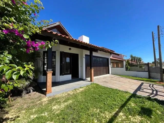Imagem: Excelente Casa com Piscina Próximo do Mar