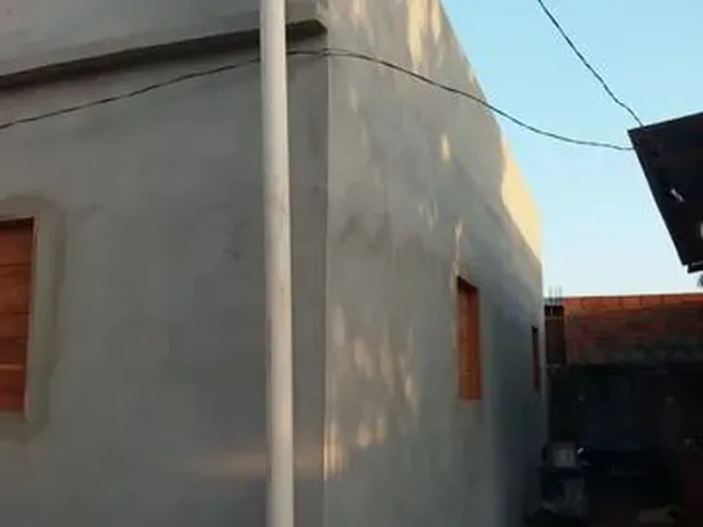 Imagem: A casa possui 2 Dormitórios, 2 Banheiros, 1 Vaga na