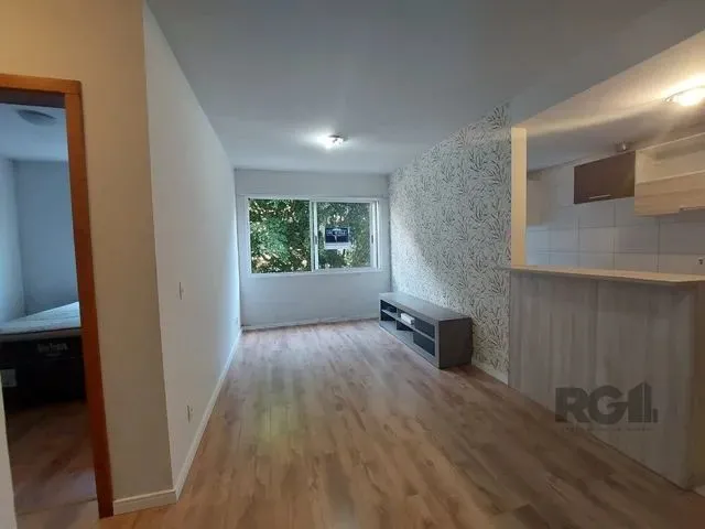Imagem 6: Apartamento com 2 Quartos, Semimobiliado À Venda