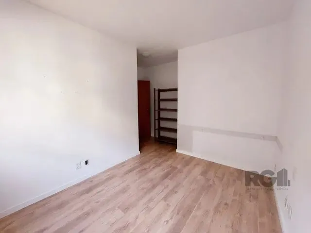 Imagem 7: Apartamento com 2 Quartos, Semimobiliado À Venda