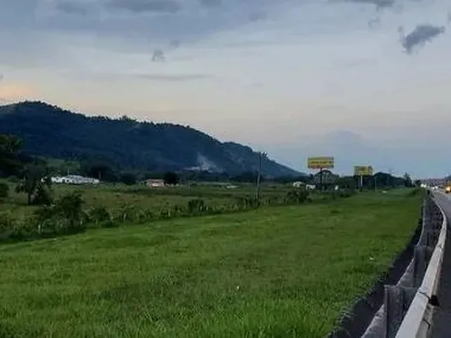 Imagem: Terreno 181.000 M2 Plaino e de Frente para