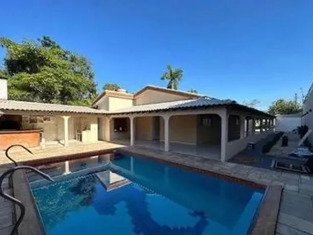 Imagem: Casa para Venda em Manguinhos com Piscina