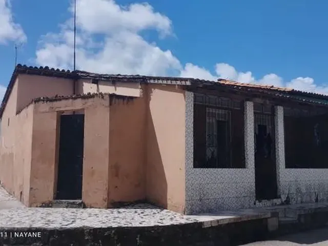 Imagem: A casa possui 3 Dormitórios, 1 Banheiro, 9m² de Área e