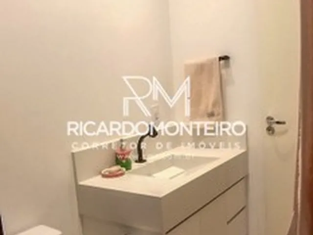 Imagem 5: Sobrado Mobiliado em Condomínio com 4 Suítes