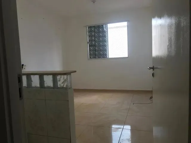 Imagem: Alugo Apartamento com 2/4 no Cond. Terra