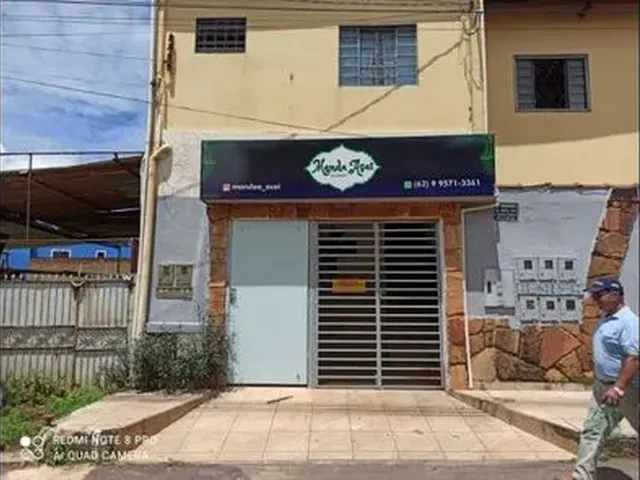 Imagem: A casa possui 3 Dormitórios, 1 Banheiro e está localizado