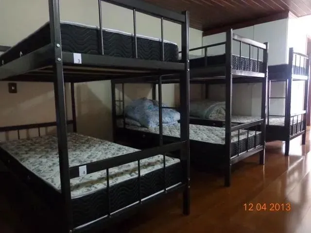 Imagem: Quarto Coletivo Simples Somente Homoafetivos