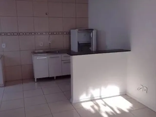 Imagem: O apartamento possui 1 Dormitório, 1 Banheiro e está