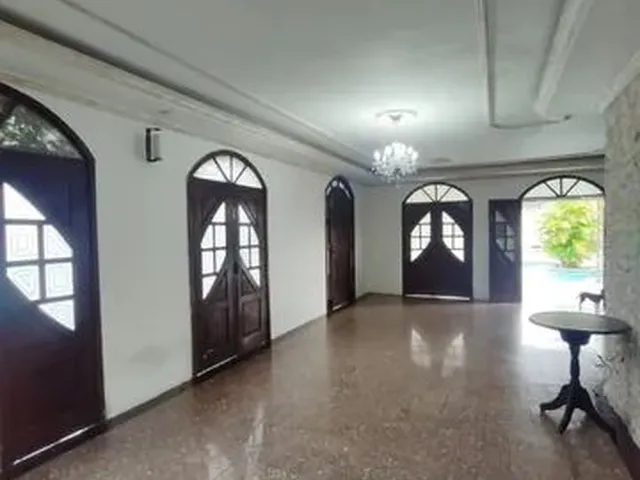 Imagem 3: Casarão com Piscina na Alameda Dom Jorge na Aug Motenegro Próx Ville Laguna 880M² 3