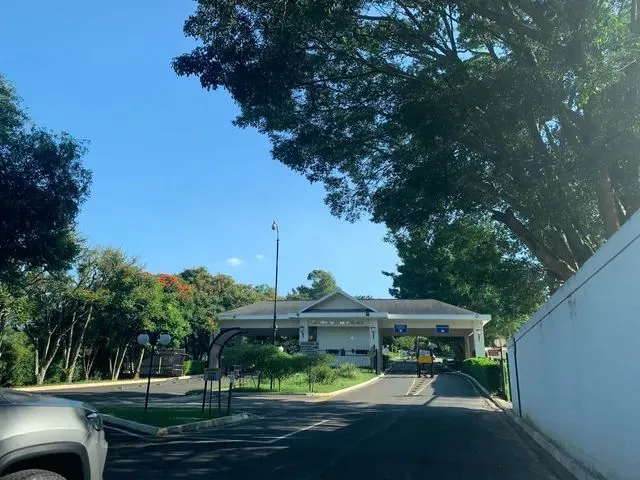 Imagem: O terreno possui 800m² de Área e está localizado em