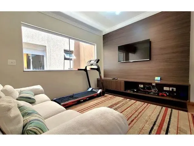 Imagem: A casa possui 3 Dormitórios, 3 Suítes, 4 Banheiros, 5