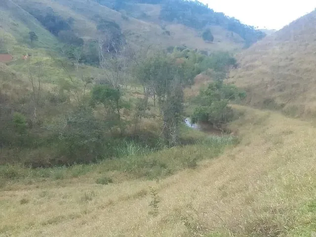 Imagem 5: Sítio com Uma Linda Cachoeira