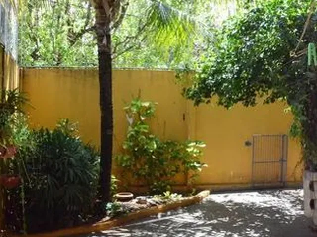 Imagem 4: Linda Casa para Venda Possui 380 Metros Quadrados com 4 Quartos em Jardim Shangri-Lá