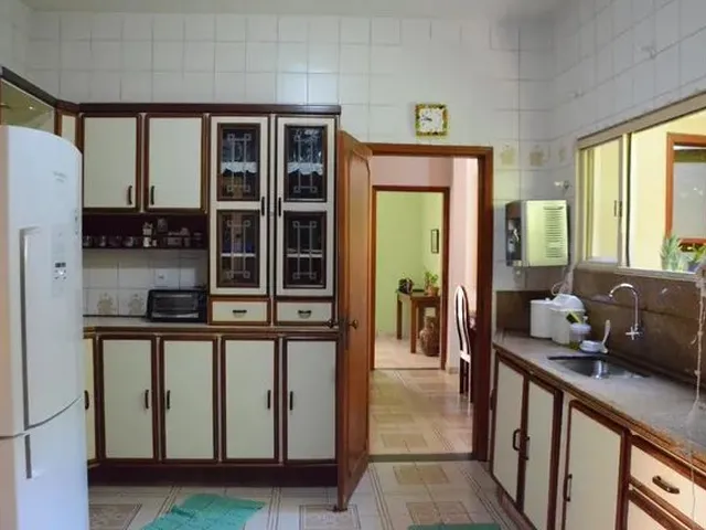 Imagem 10: Linda Casa para Venda Possui 380 Metros Quadrados com 4 Quartos em Jardim Shangri-Lá