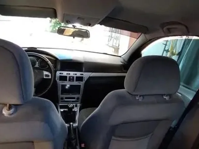 Imagem 6: Vectra Elegance 2010