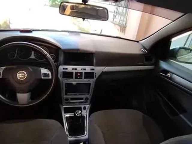 Imagem 3: Vectra Elegance 2010
