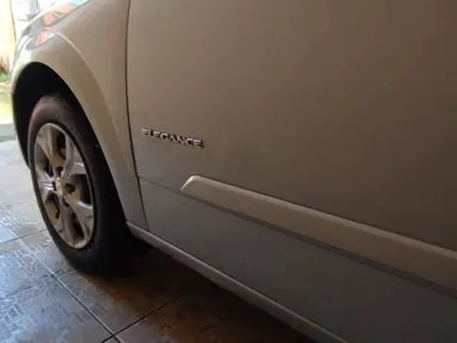 Imagem 5: Vectra Elegance 2010