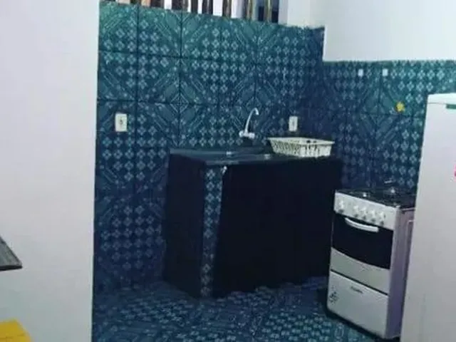 Imagem 2: Incluso Água e Luz) Alugo Kitnet Semimobiliada