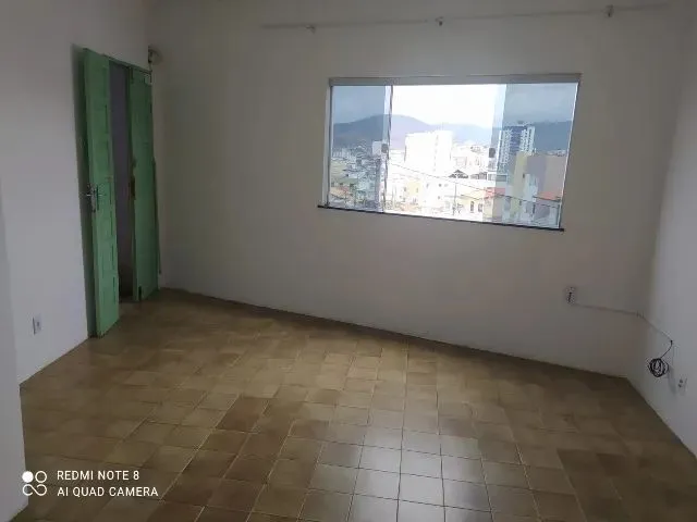 Imagem 7: Vende-Se E/Ou Aluga-Se E/Ou Troca-Se Aparamento no Centro