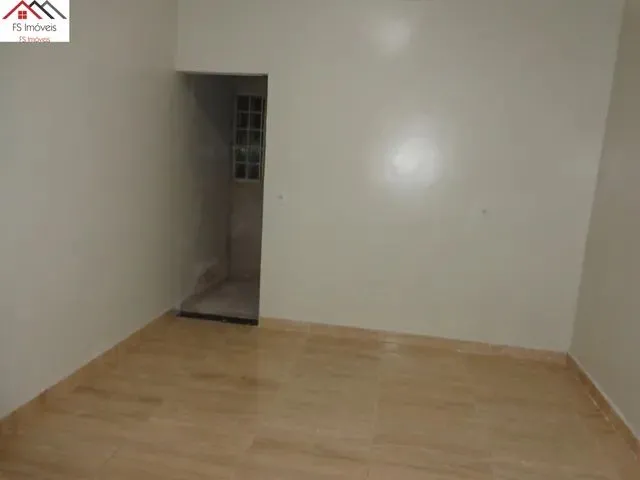 Imagem 3: Qr 221 Ótima Casa na Laje 3 Quartos/Suite Escriturada com Habite-Se Aceita Financiamento