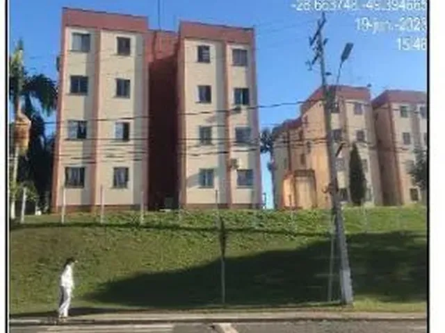 Imagem: A casa possui 3 Dormitórios, 1 Banheiro, 1 Vaga na
