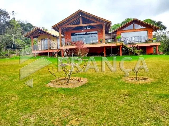 Imagem 1: Vende-Se Casa com 300M², 4Qts com 1 Suíte em Domingos Martins/E.s
