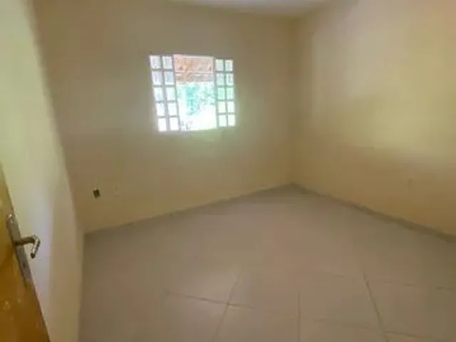 Imagem 2: Oportunidade de Casa para Venda Tem 1300 Metros Quadrados com 3 Quartos em Centro - Flores