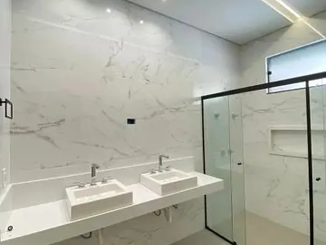 Imagem: Casa À Venda 4 Quartos, 6 Vagas, 660M²