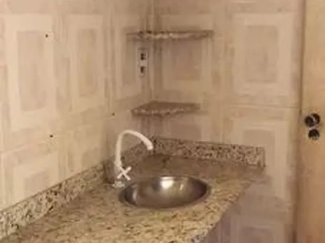 Imagem 2: Casa 2 Quartos com Garagem Coberta