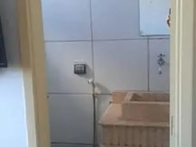 Imagem 3: Aluga-Se Quarto com Banheiro !