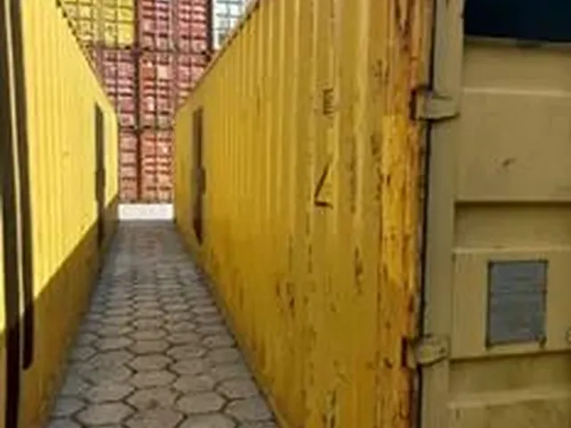 Imagem: Contêineres Documentados a Pronta Entrega