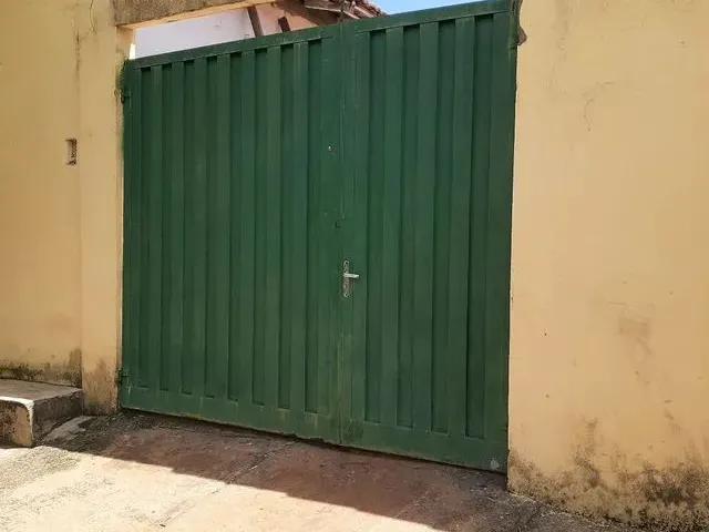 Imagem: Vendo Terreno com Casa Simpels 10 por 20