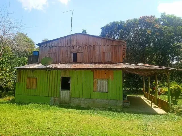 Imagem: Vende-Se Sítio no Rio Preto da Eva