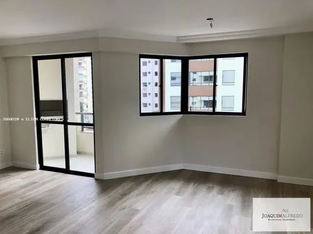 Imagem 9: Apartamento para Venda em Florianópolis, Centro, 3 Dormitórios, 2 Suítes, 3 Banheiros
