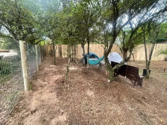 Imagem 2: Camping no Centrinho da Praia do Rosa - Sc
