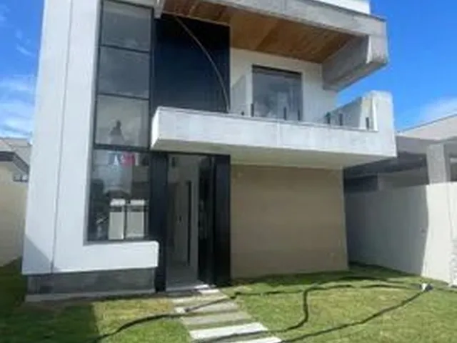 Imagem: Casa com 4/4 Sendo 3 Suítes Condomínio