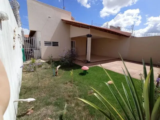 Imagem 3: Casa no Bairro Jóia | 3 Quartos | 1 Suítes | 4 Vagas de Garagem