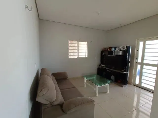 Imagem 2: Casa no Bairro Jóia | 3 Quartos | 1 Suítes | 4 Vagas de Garagem