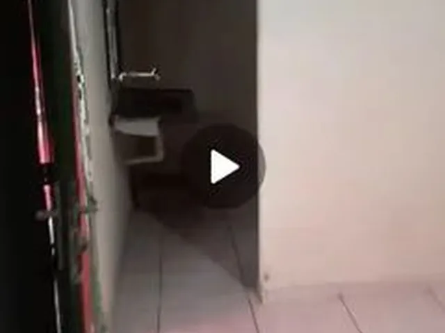 Imagem: Alugo Barracão, Entrada Coletiva