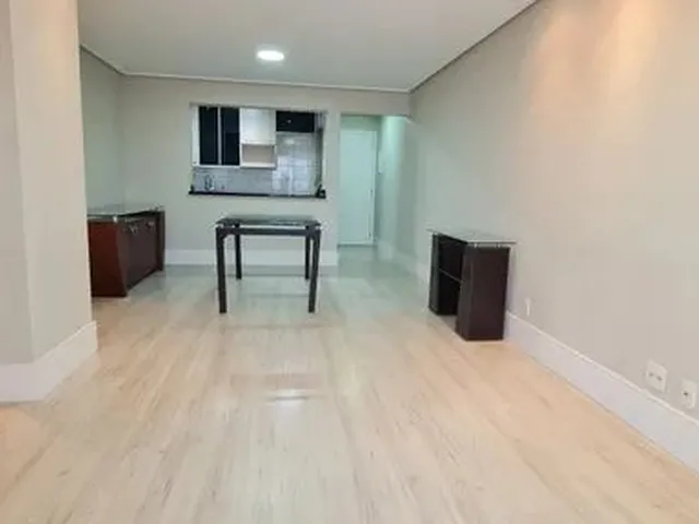 Imagem: O apartamento possui 2 Dormitórios, 1 Suíte, 2 Banheiros,