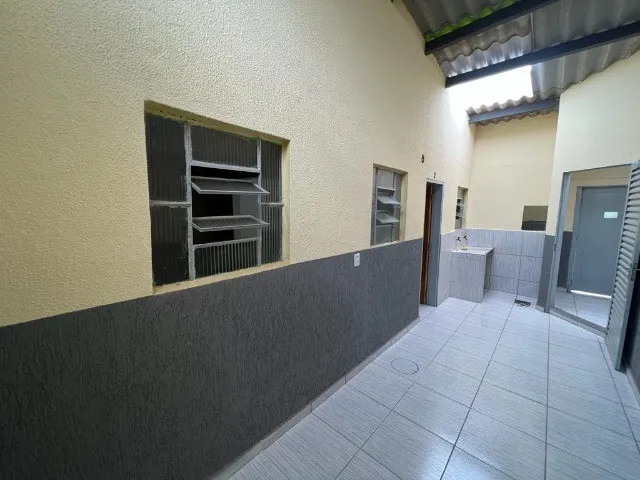 Imagem 4: Alugo Casa com 1 Quarto de Fundos 17 Oeste